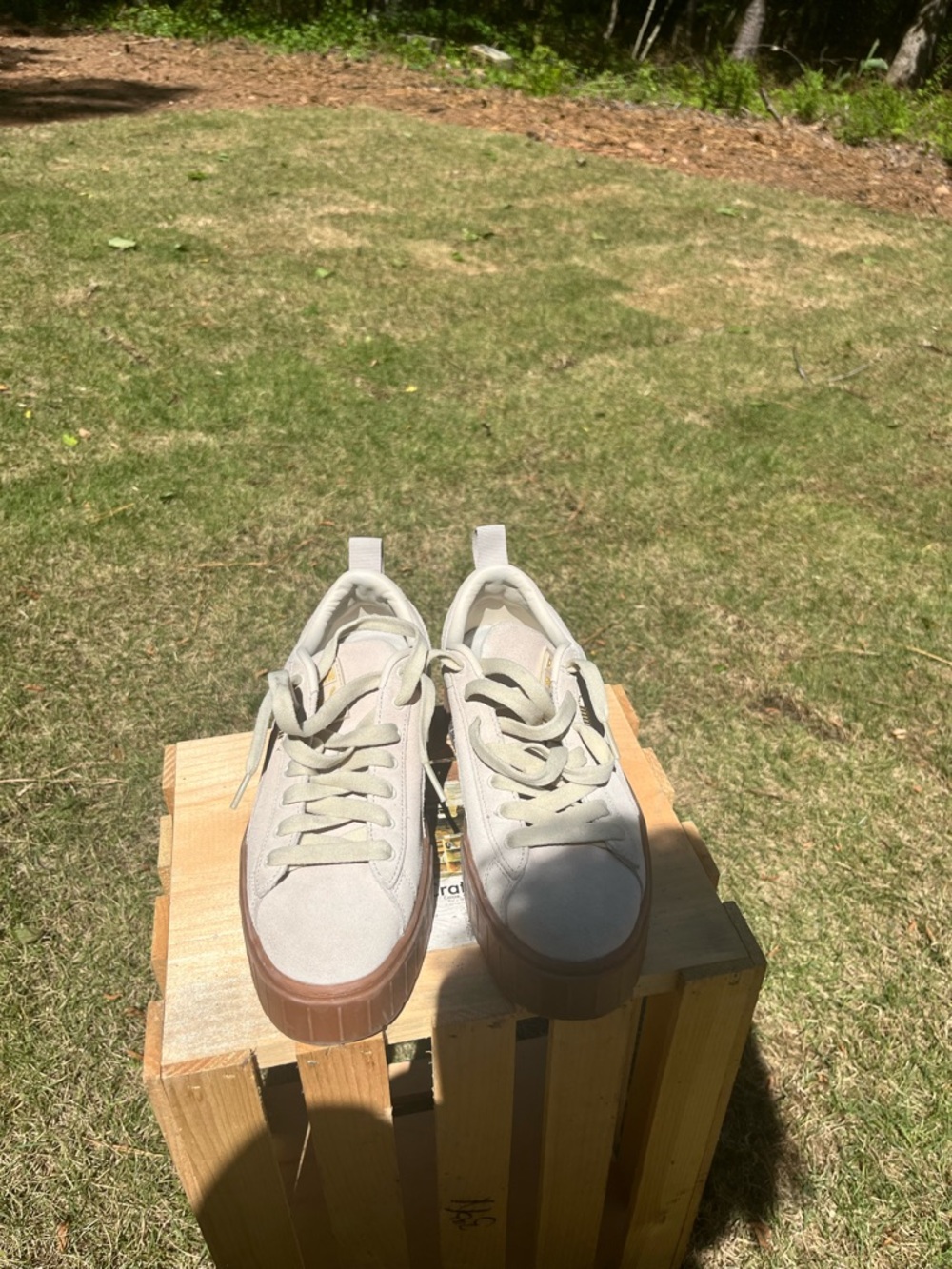 Puma Low-Top Sneakers in Off-White with Brown Sole